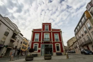Almada Tourism Office near Apartamento Tejo